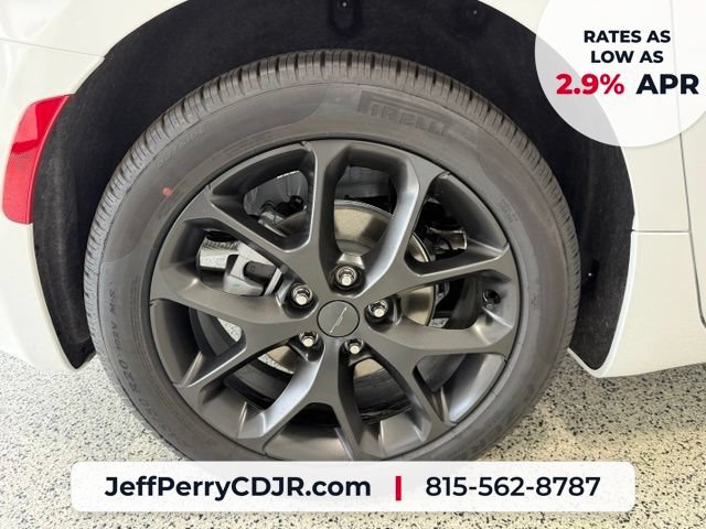 New 2027 Chrysler Pacifica Select FWD image 35
