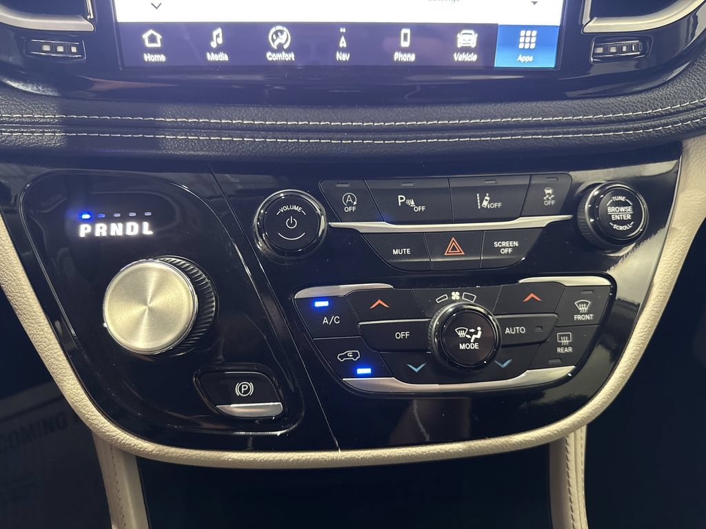 Used 2024 Chrysler Pacifica Limited FWD image 34