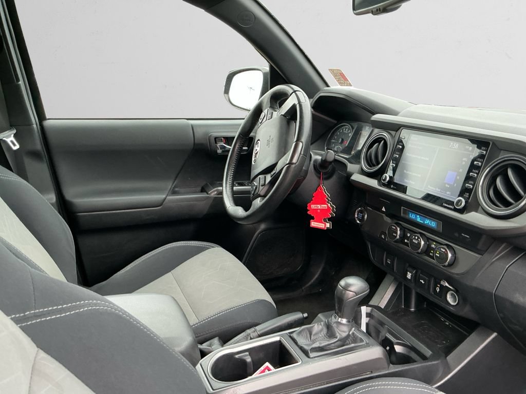 Used 2022 Toyota Tacoma TRD Off-Road RWD image 15
