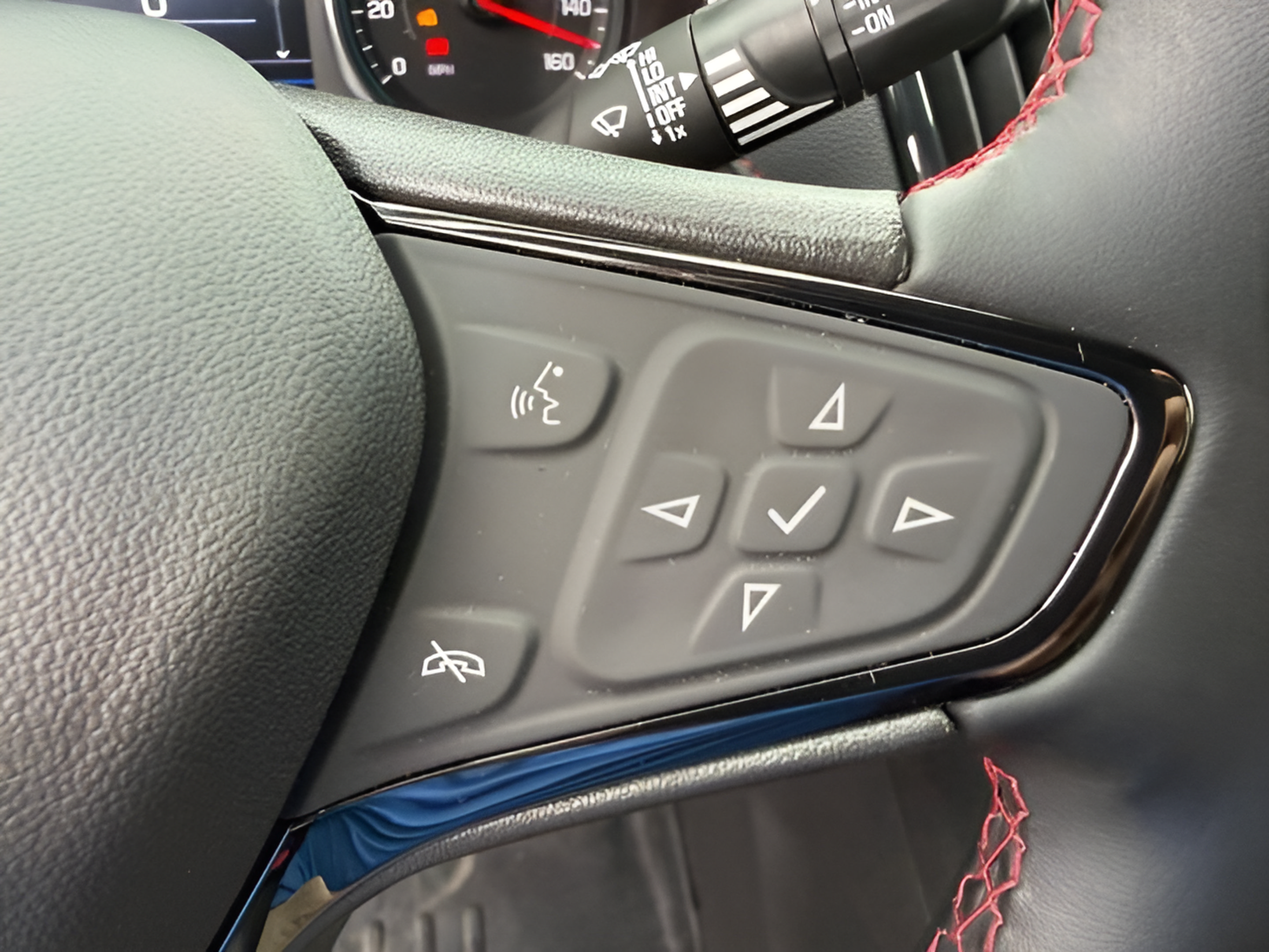 Used 2023 Chevrolet Equinox RS FWD image 21