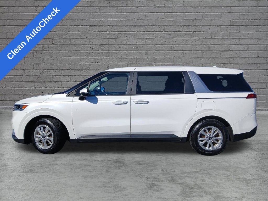 Used 2022 Kia Carnival LX FWD image 2