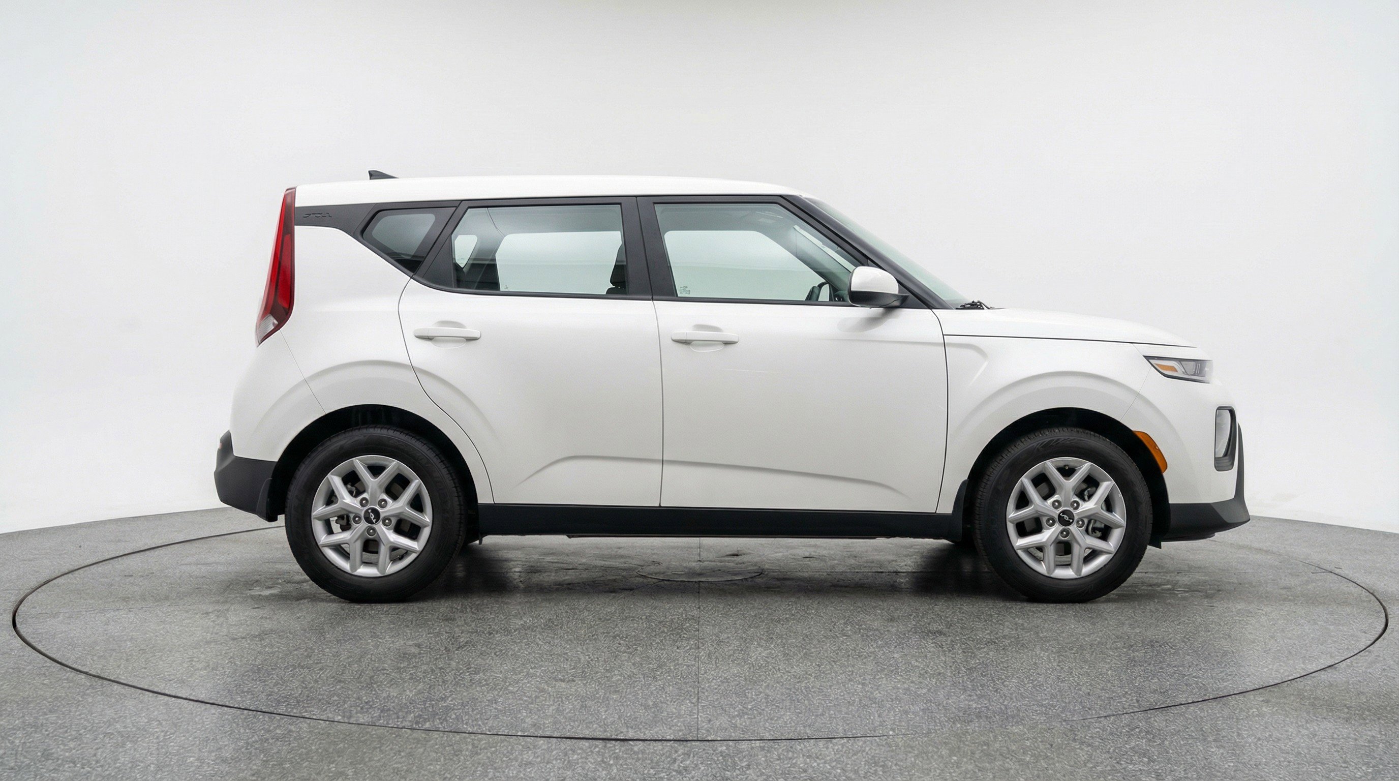 Used 2025 Kia Soul LX w/ LX Technology Package image 11