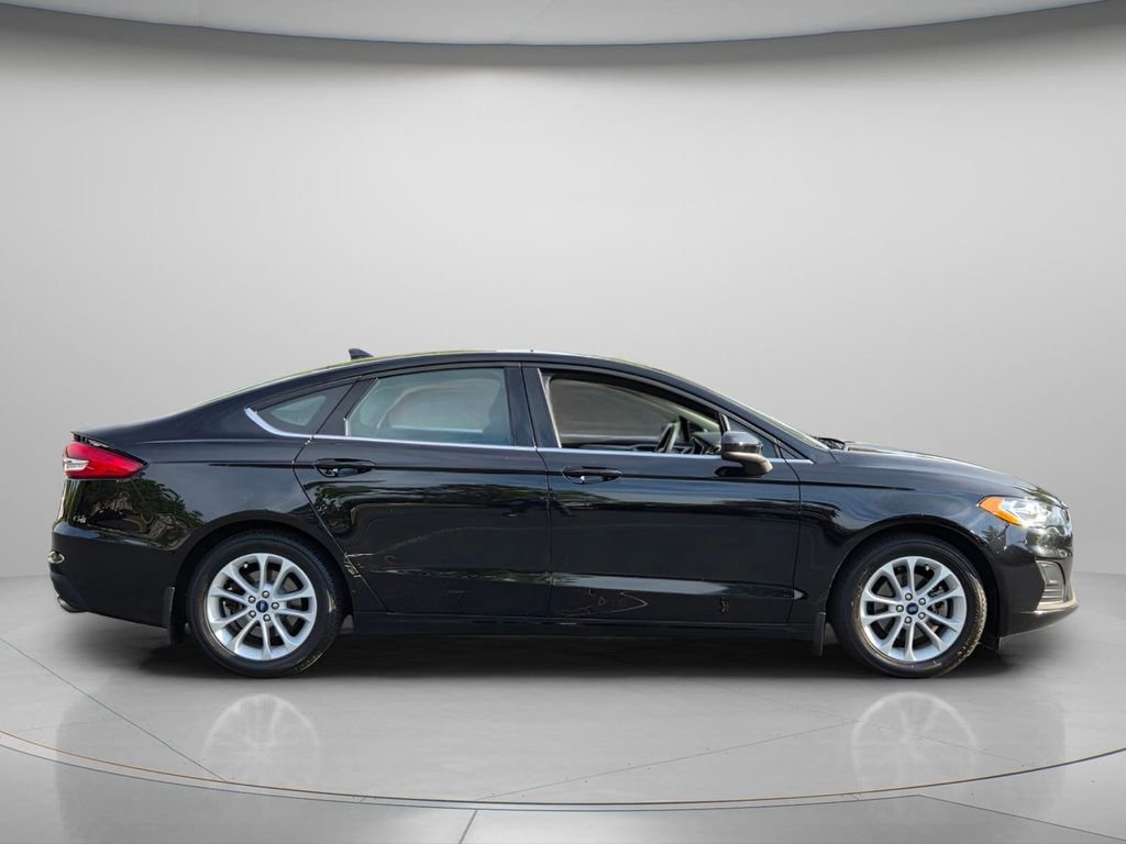 Used 2020 Ford Fusion SE FWD image 7