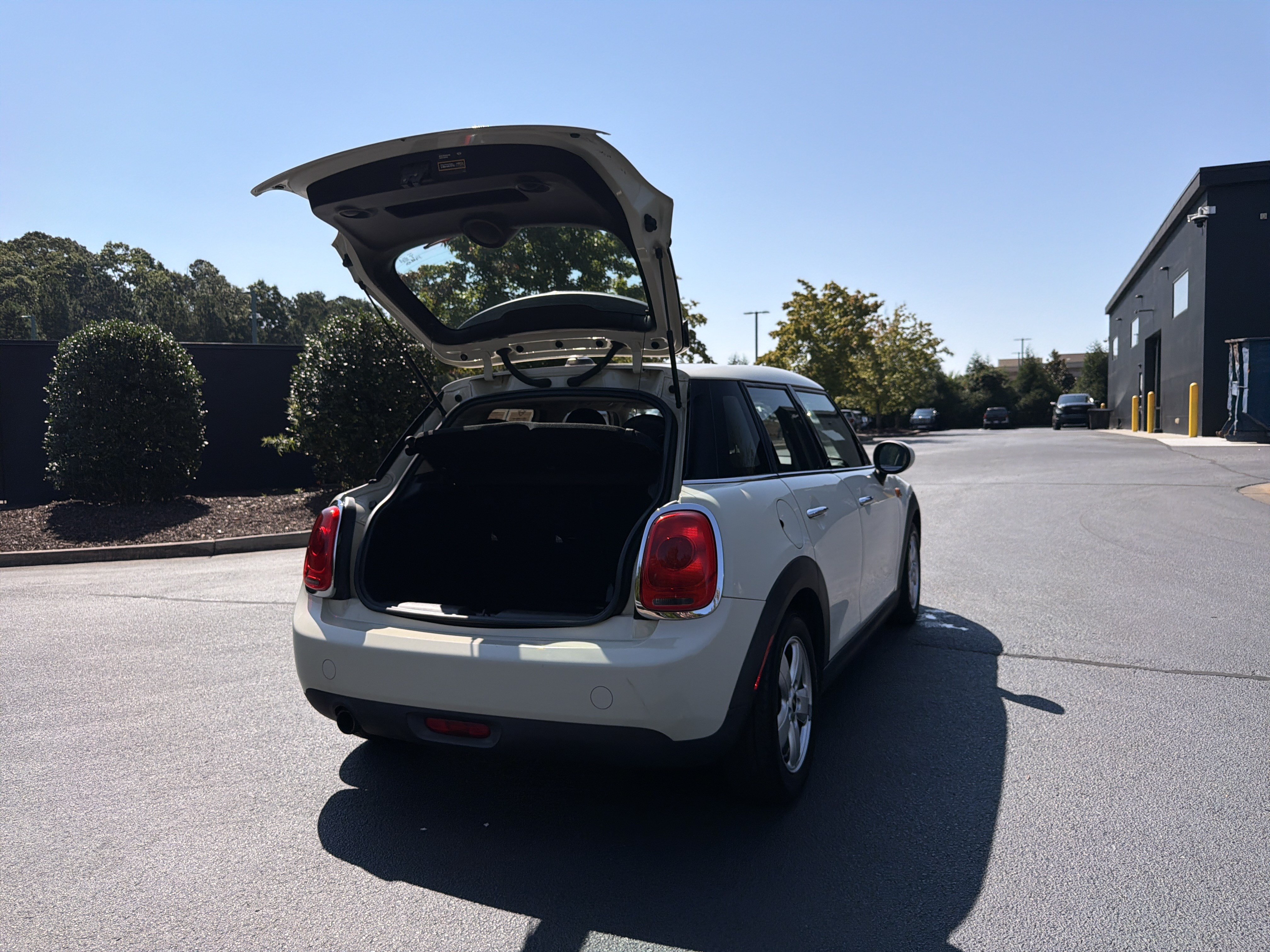 Used 2016 MINI Cooper 4-Door Hardtop FWD image 37