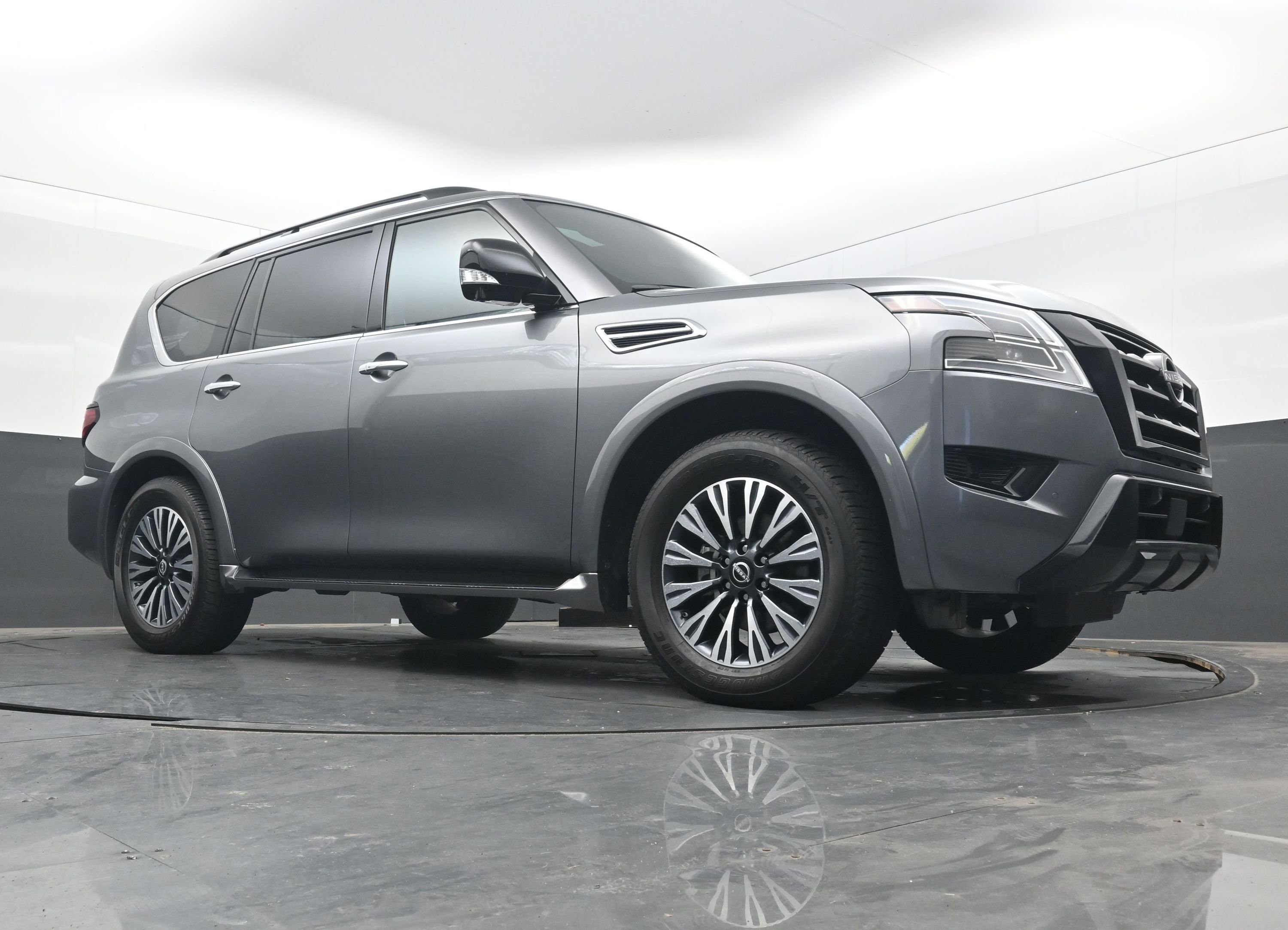 Used 2024 Nissan Armada SL w/ Midnight Edition Package image 20