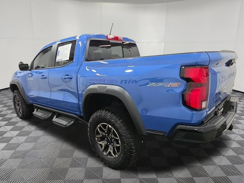 Used 2025 Chevrolet Colorado ZR2 w/ Technology Package AWD/4WD image 4