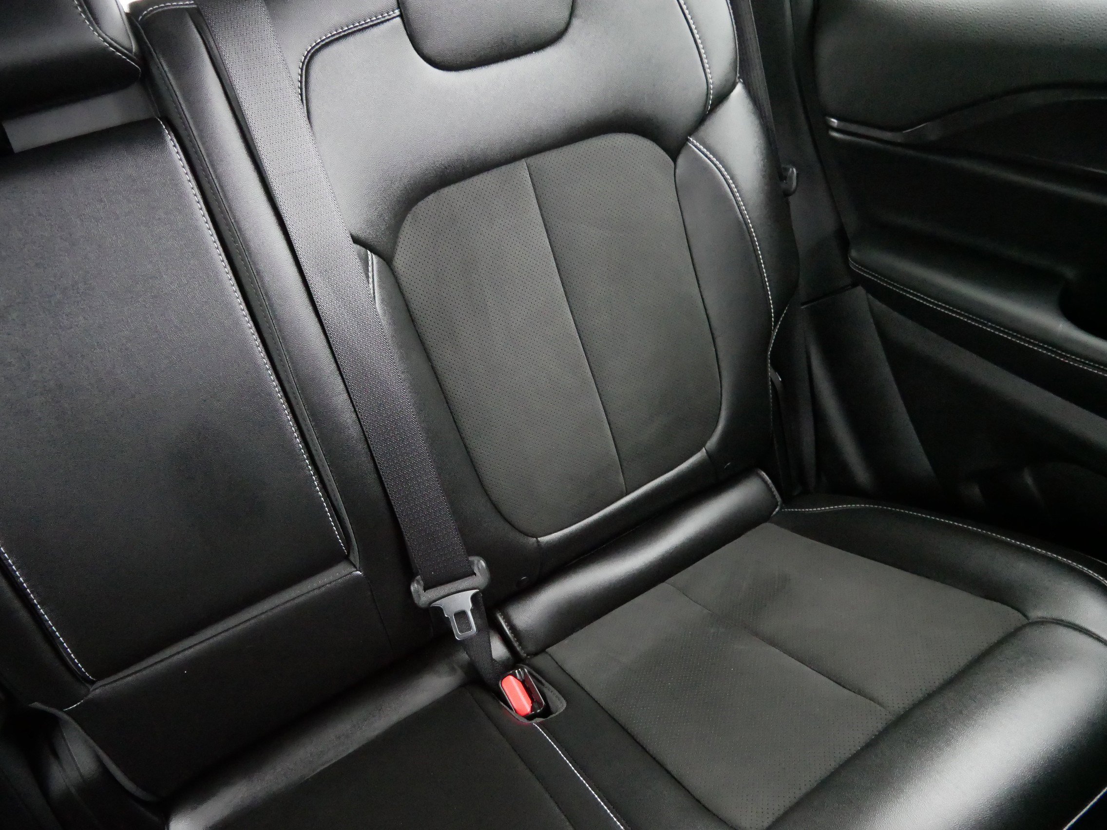 Used 2023 Jeep Grand Cherokee Altitude image 14