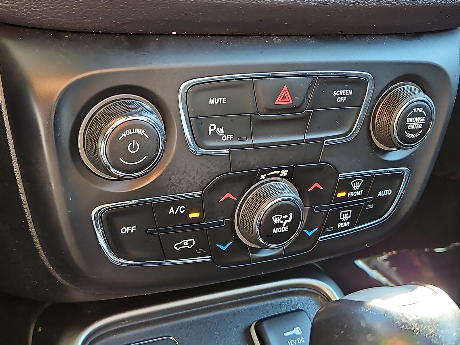 Used 2017 Jeep Compass Latitude w/ Popular Equipment Group FWD image 16