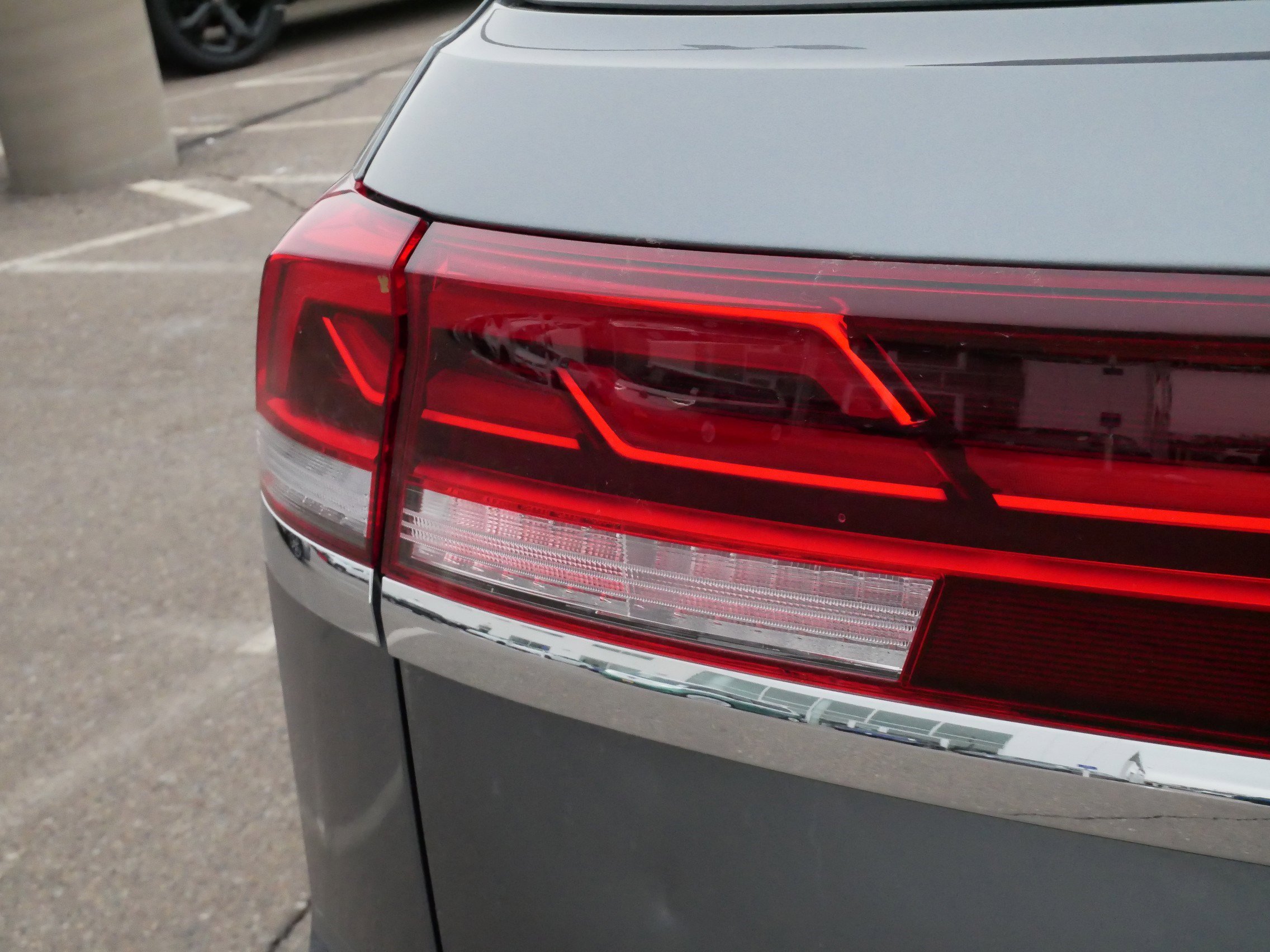 Used 2024 Volkswagen Atlas Cross Sport SE image 17