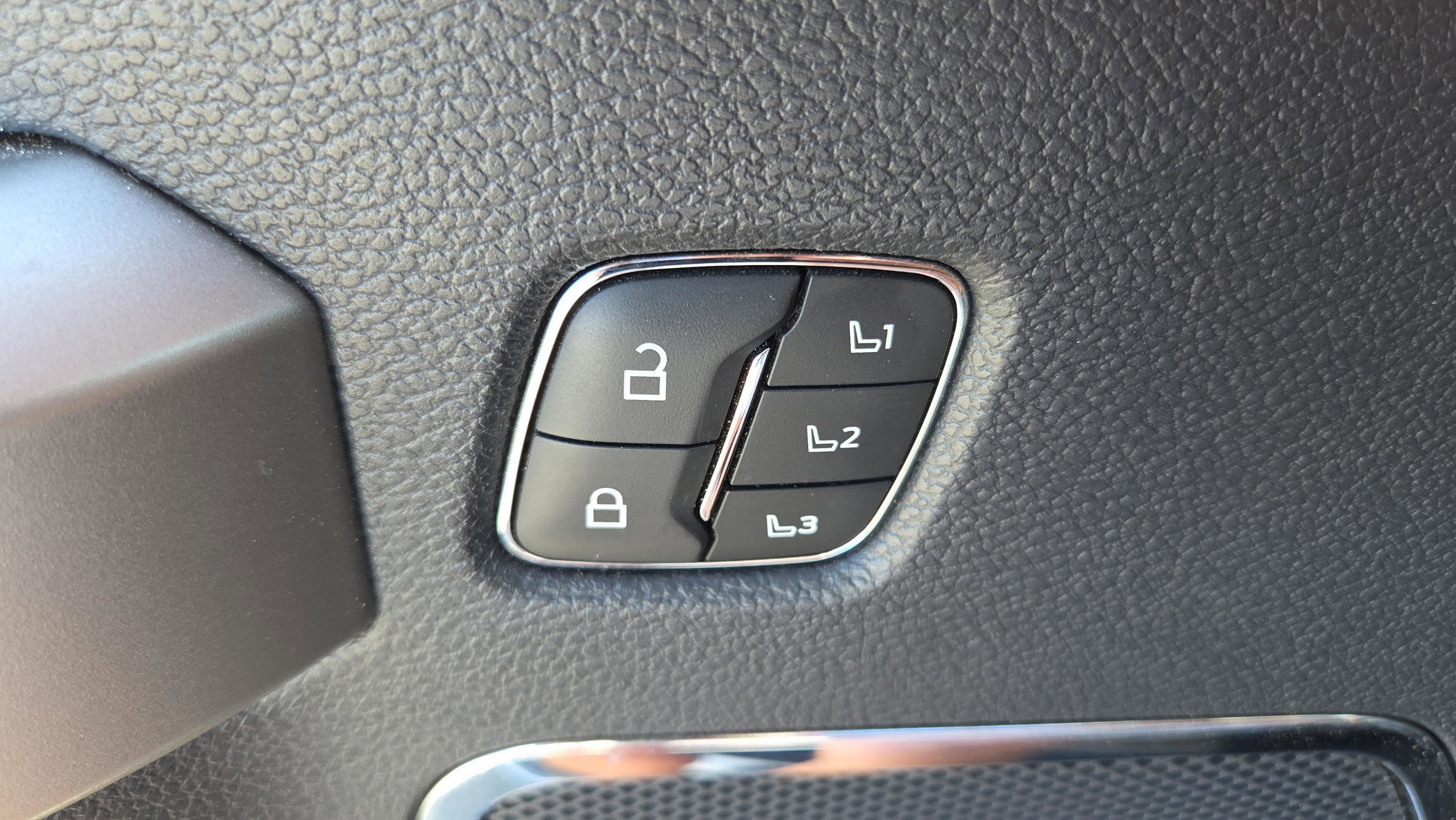 Used 2022 Ford F250 Lariat w/ Lariat Ultimate Package image 34