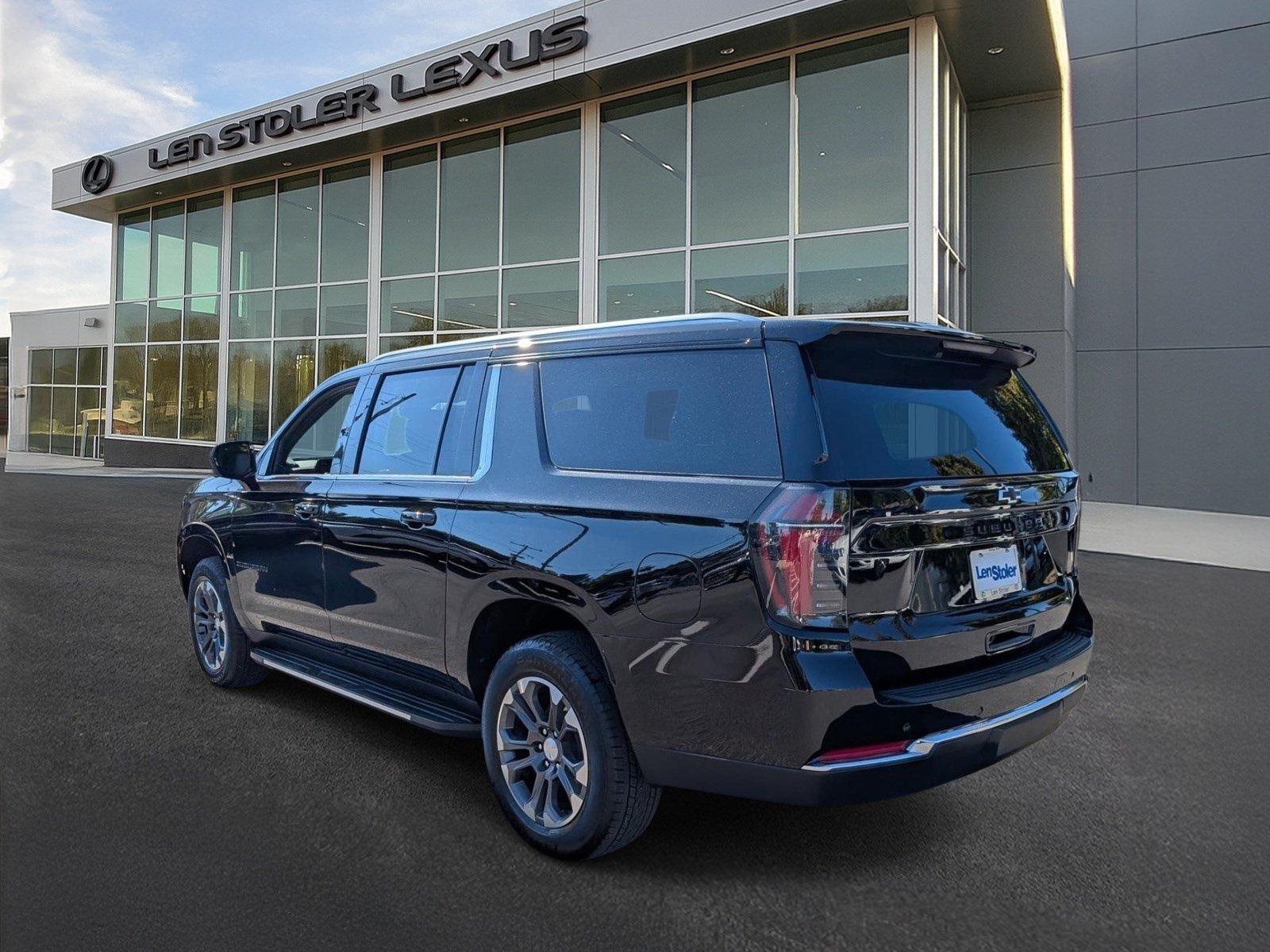 Used 2025 Chevrolet Suburban LS w/ LPO, Dark Essentials Package RWD image 5