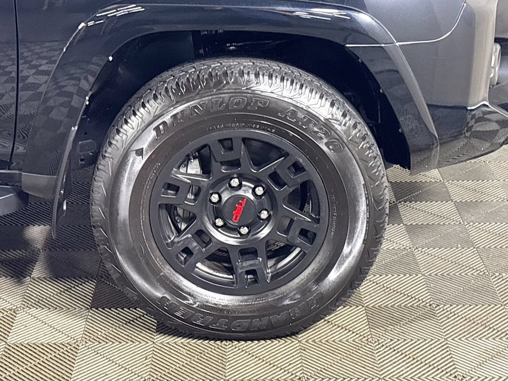Used 2024 Toyota 4Runner SR5 Premium w/ SR5 Premium Package AWD/4WD image 23