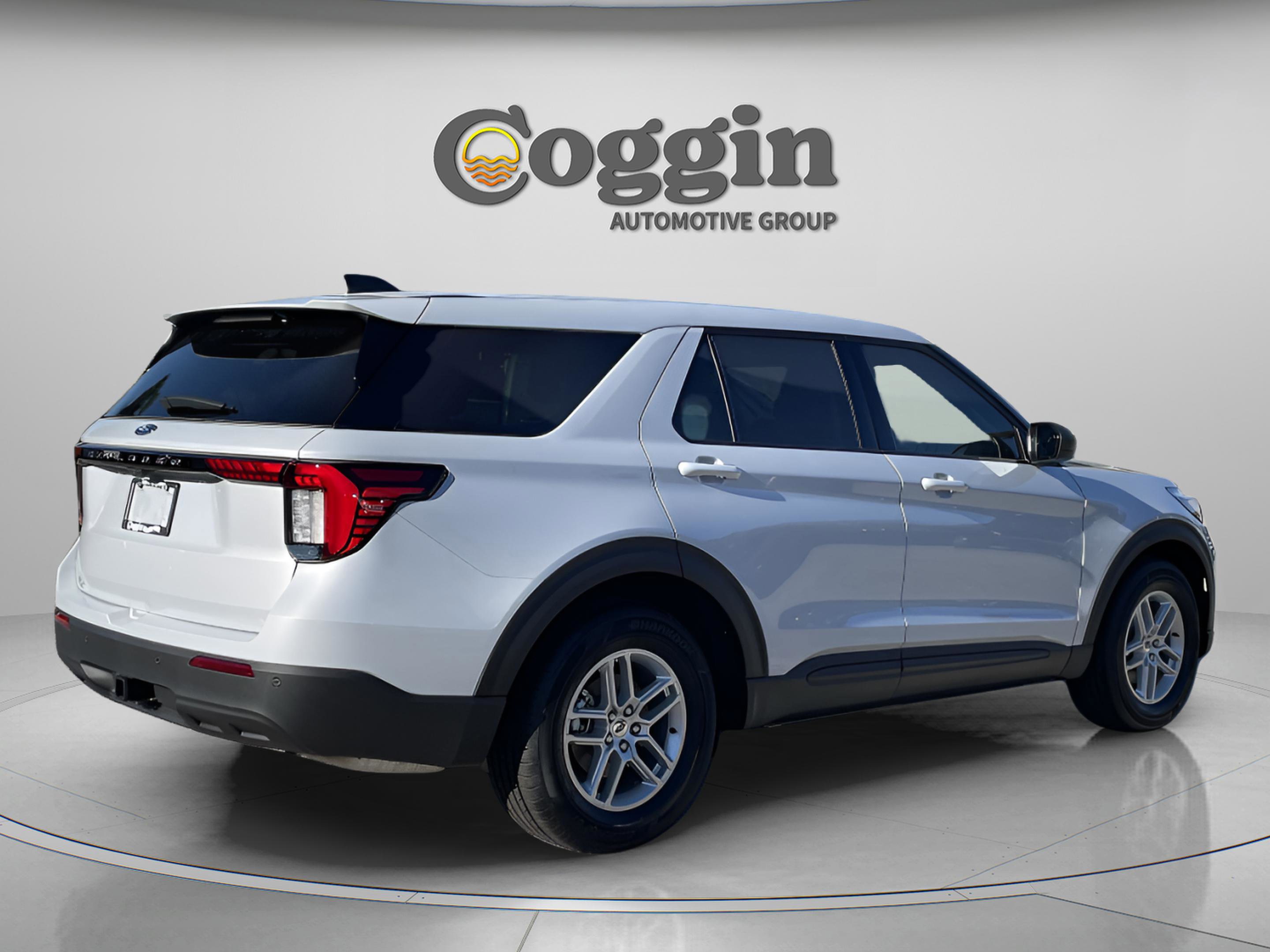 New 2026 Ford Explorer Active image 7