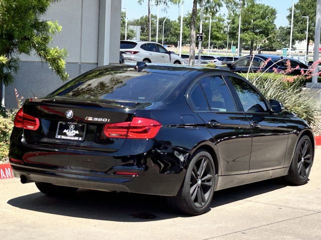 Used 2017 BMW 320i Sedan RWD image 4