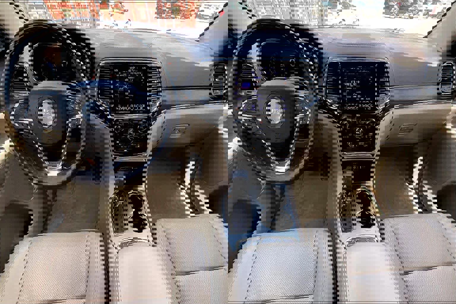 Used 2020 Jeep Grand Cherokee Overland image 14