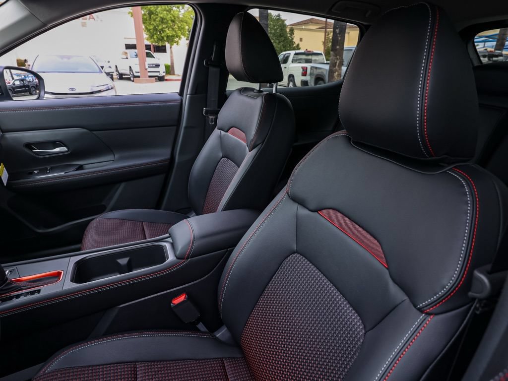 New 2026 Nissan Kicks SR FWD image 15