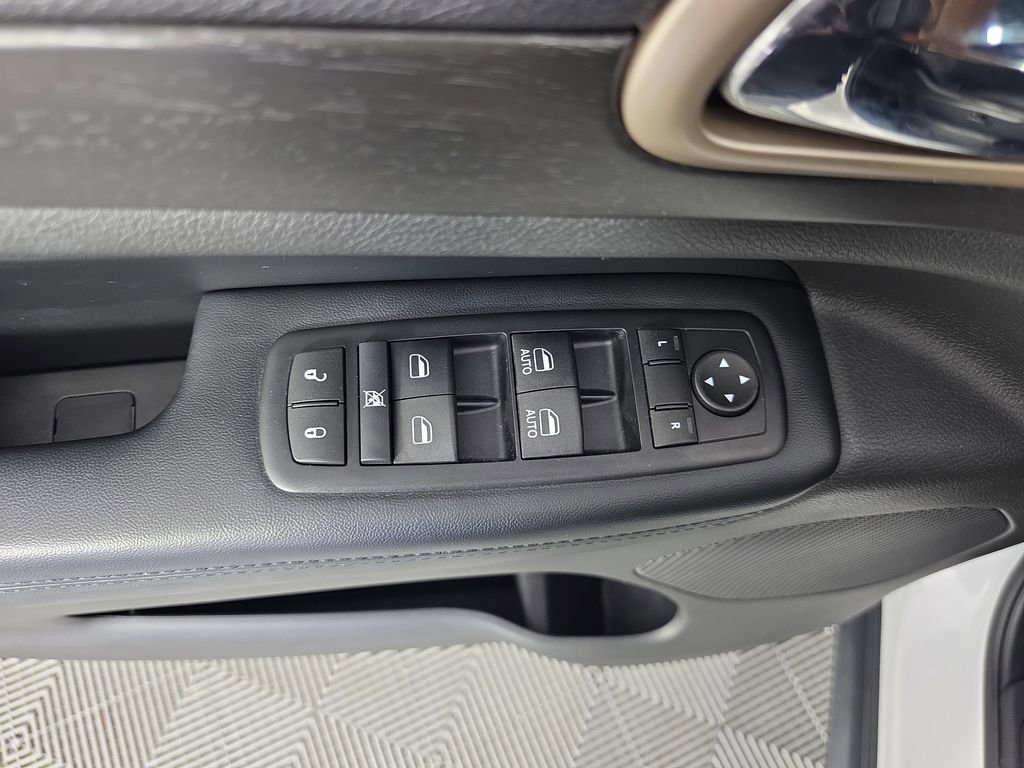 Used 2015 Jeep Grand Cherokee Laredo w/ Quick Order Package 23E image 18