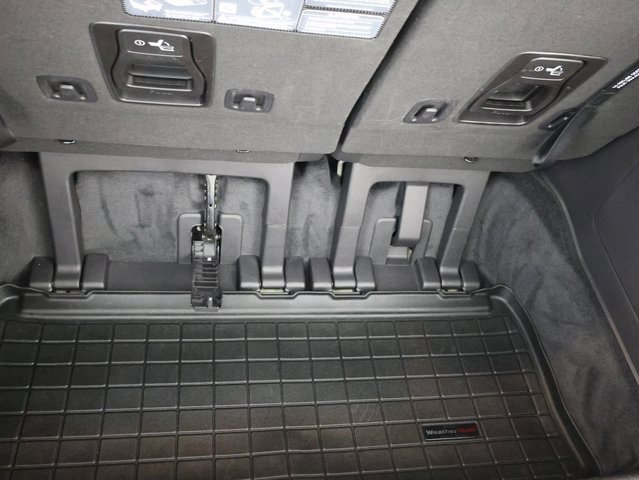 Used 2024 Kia Carnival SX image 24