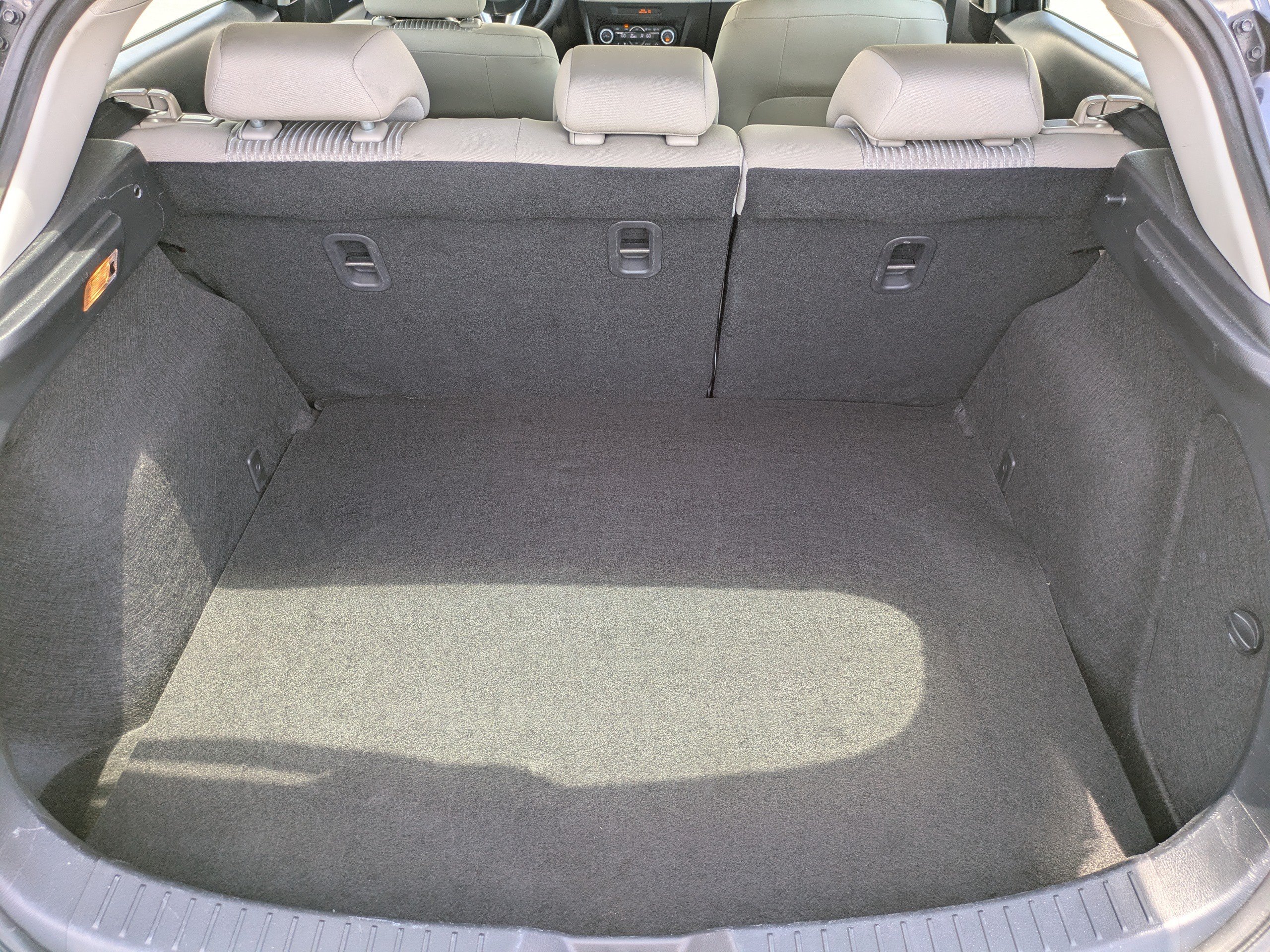Used 2015 MAZDA MAZDA3 i Touring w/ Technology Package FWD image 11