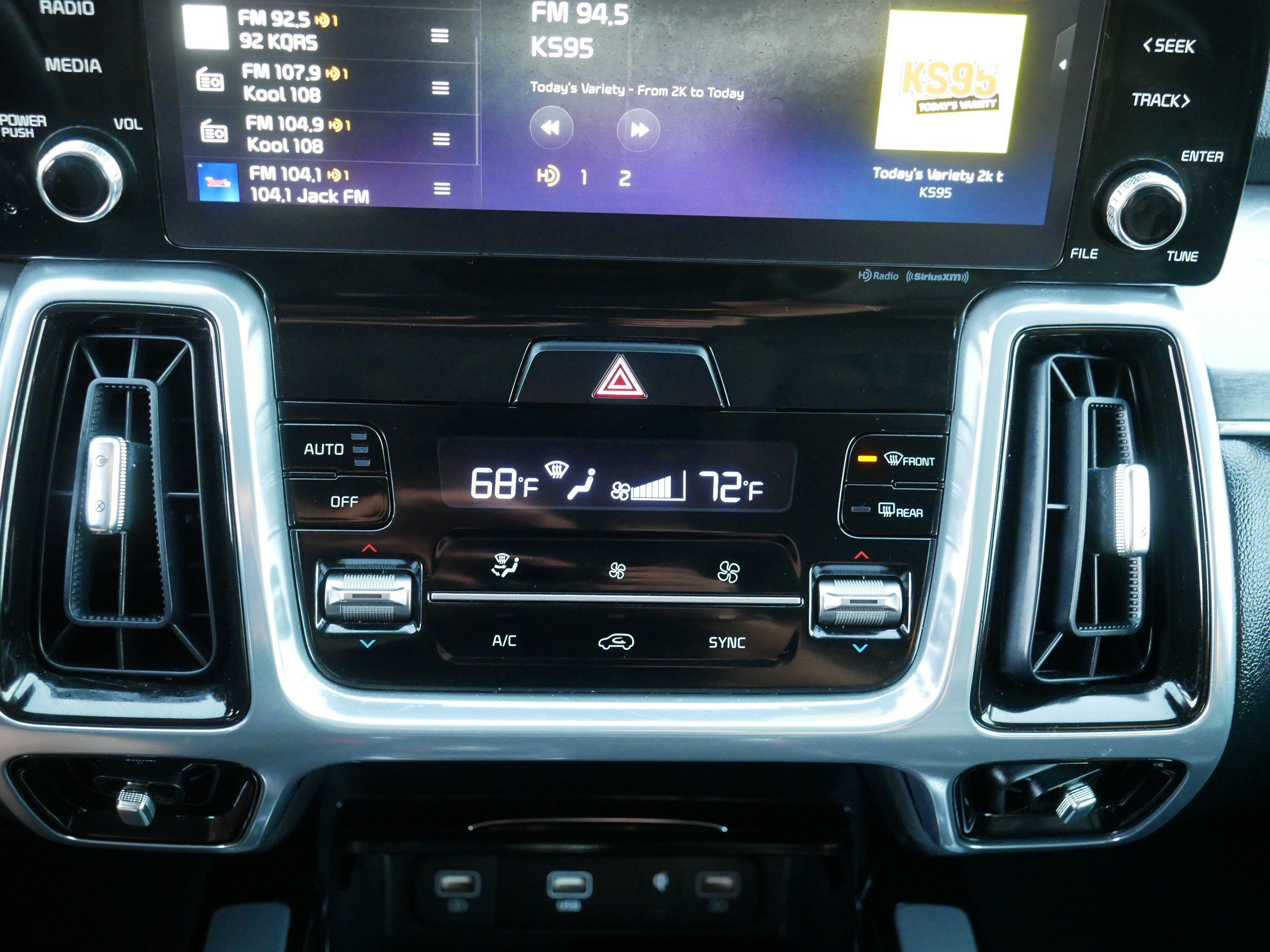 Certified 2023 Kia Sorento SX AWD/4WD image 23