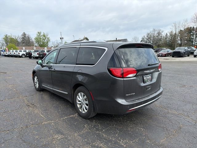 Used 2018 Chrysler Pacifica Touring-L Plus image 5