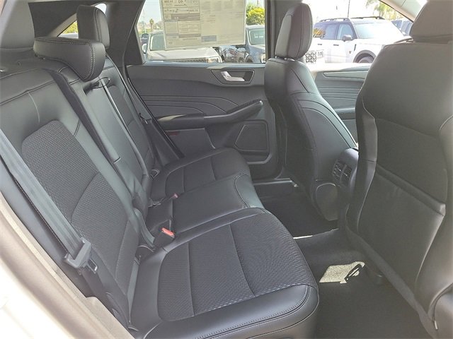 New 2025 Ford Escape SE image 17