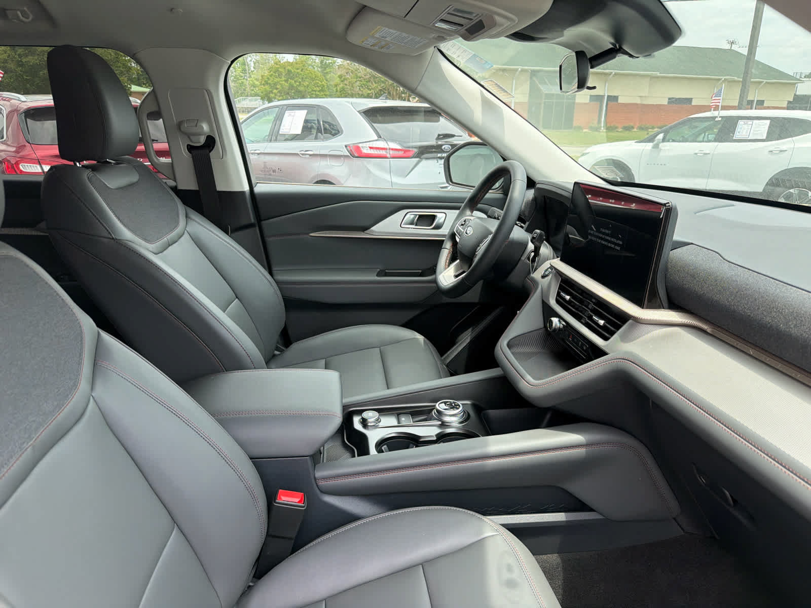 New 2026 Ford Explorer Active w/ Active Comfort Package AWD/4WD image 7
