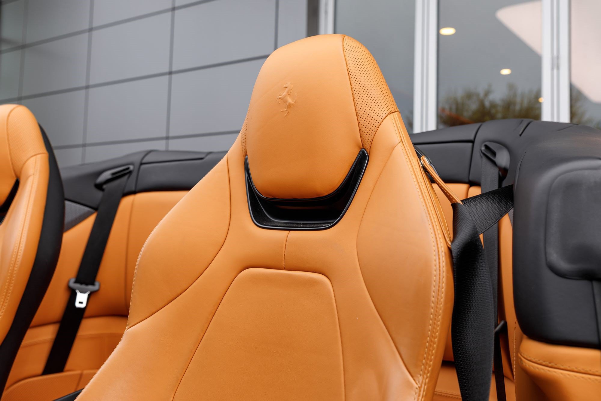 Used 2019 Ferrari Portofino RWD image 24