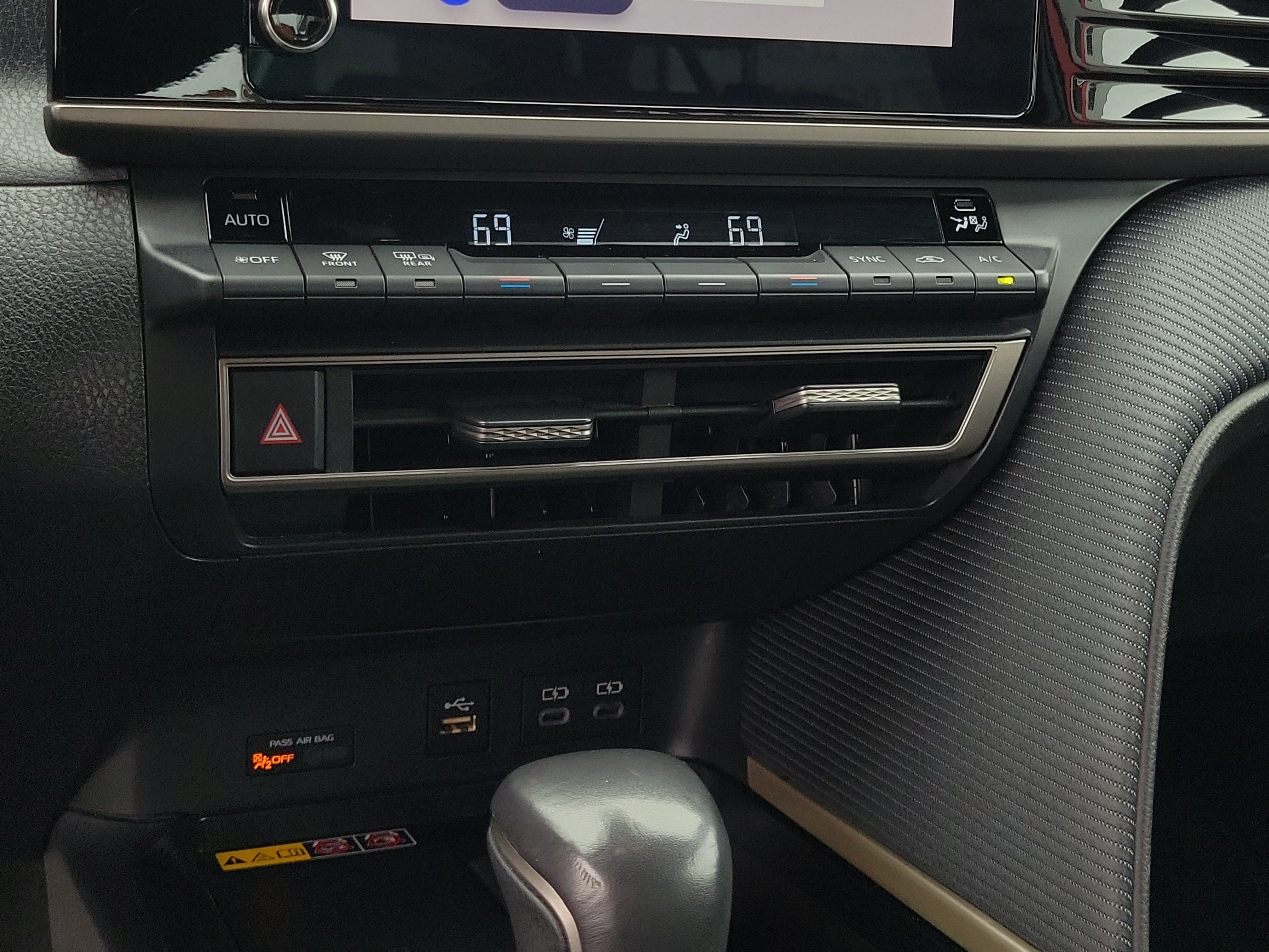 Used 2025 Toyota Camry SE FWD image 27