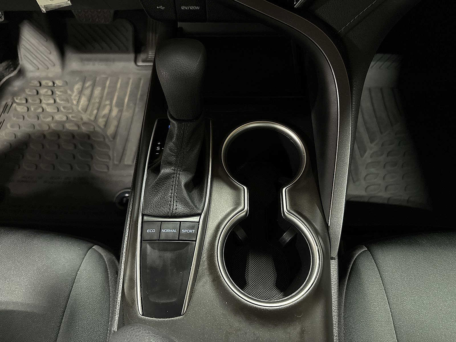 Certified 2022 Toyota Camry LE FWD image 31