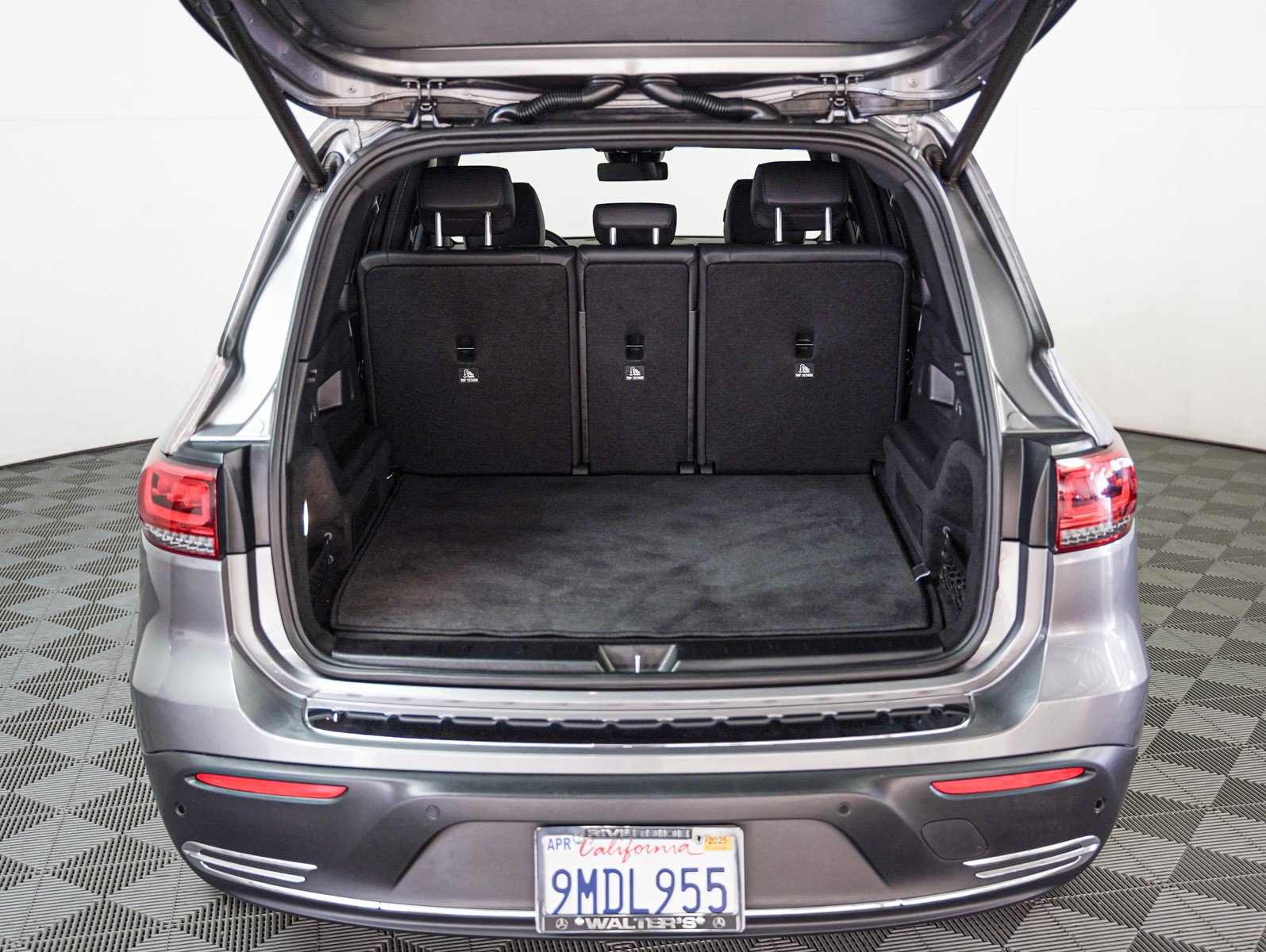 Certified 2023 Mercedes-Benz EQB 300 4MATIC w/ Exclusive Package image 8