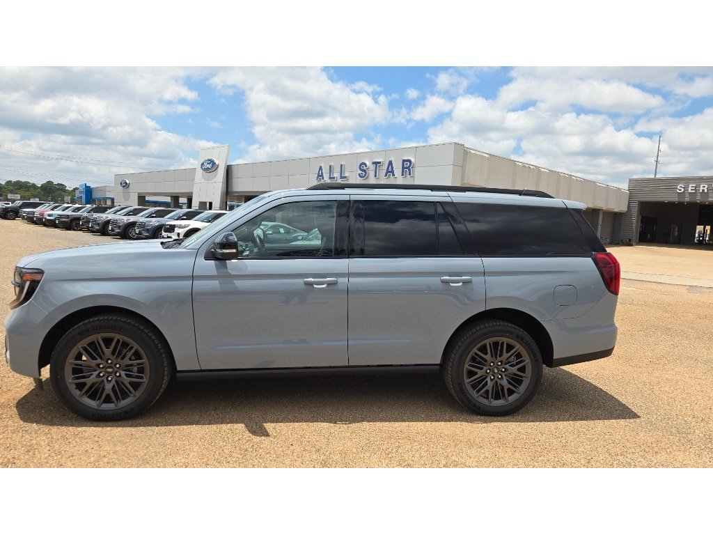 New 2027 Ford Expedition Platinum w/ Stealth Appearance Package AWD/4WD image 2