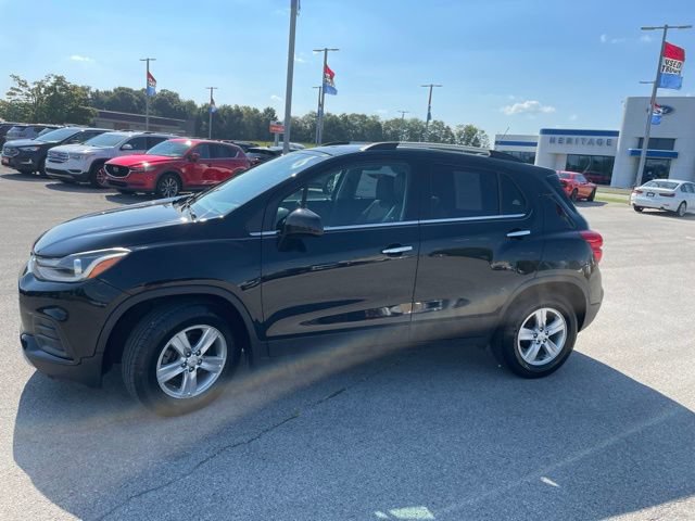 Used 2020 Chevrolet Trax LT w/ Driver Confidence Package FWD image 4