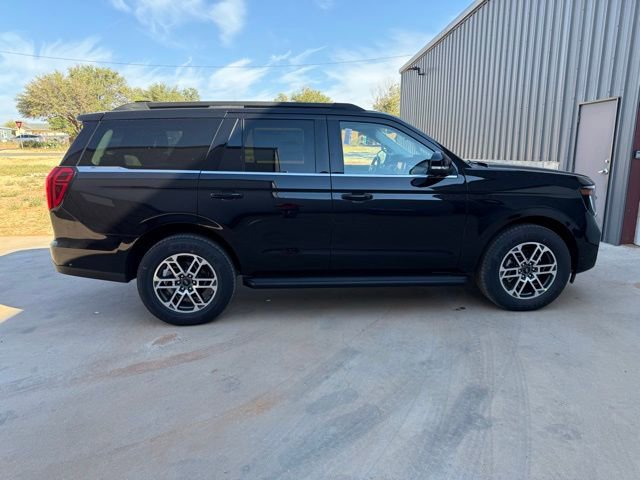 New 2025 Ford Expedition Active image 9
