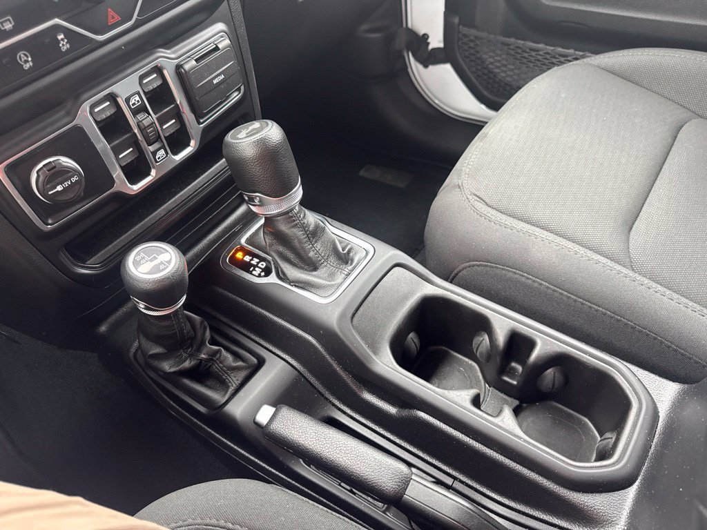 Used 2023 Jeep Wrangler Unlimited Sport AWD/4WD image 23