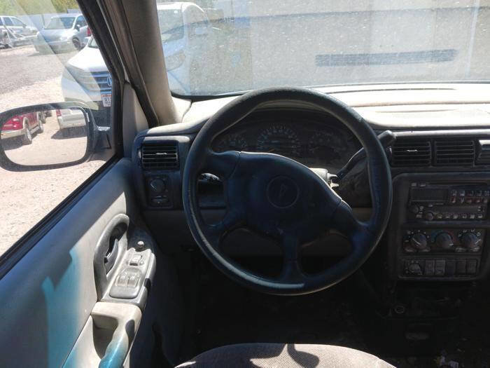 Used 2004 Pontiac Montana Extended w/ Climate Package FWD image 31