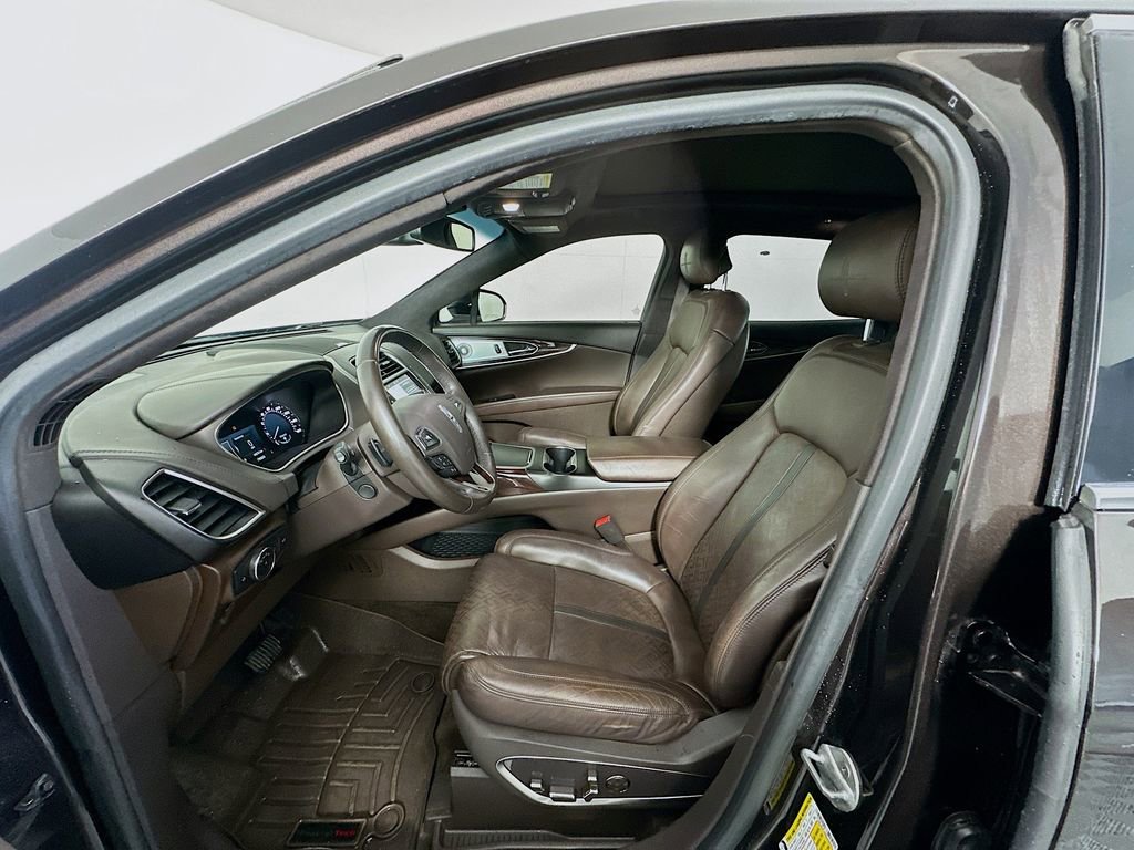 Used 2017 Lincoln MKX Black Label w/ Driver Assistance Package image 21