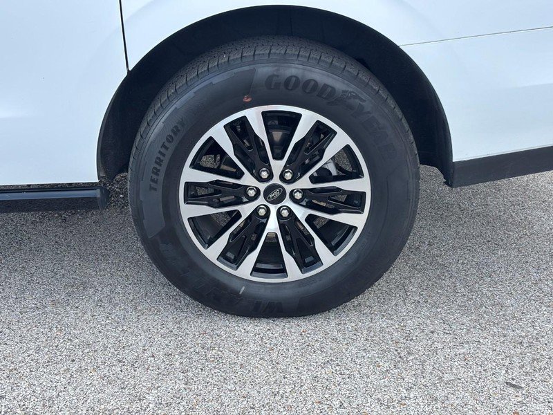 Used 2025 Ford Expedition Max Platinum AWD/4WD image 9