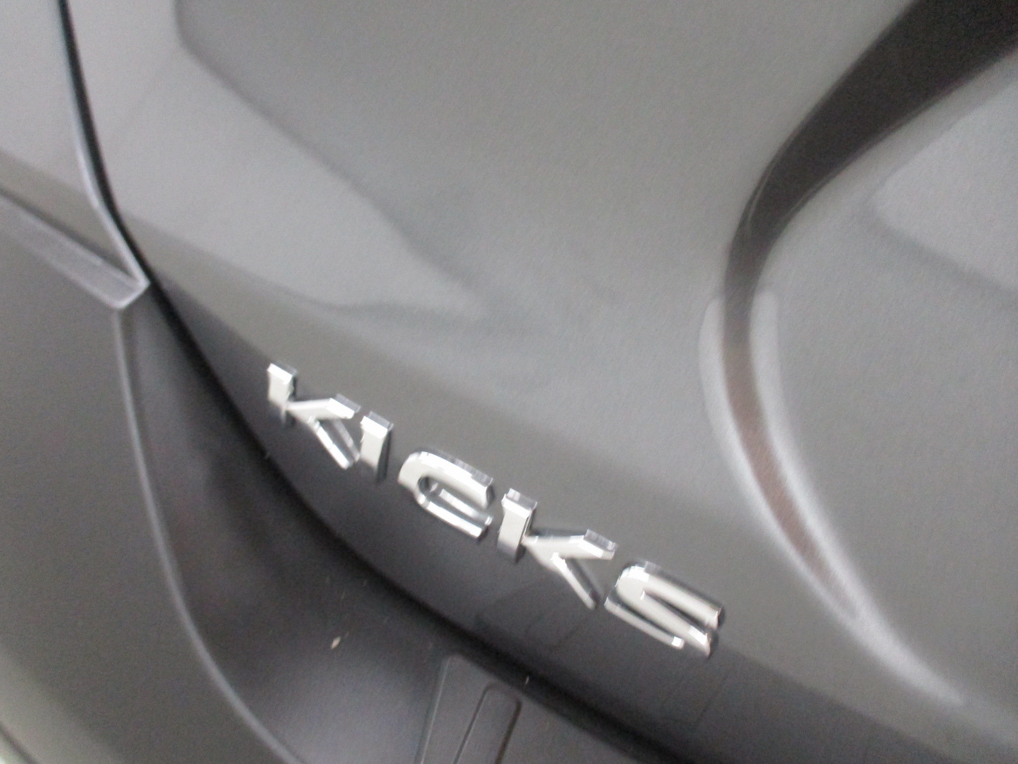 Used 2020 Nissan Kicks SV w/ Exterior Package FWD image 9