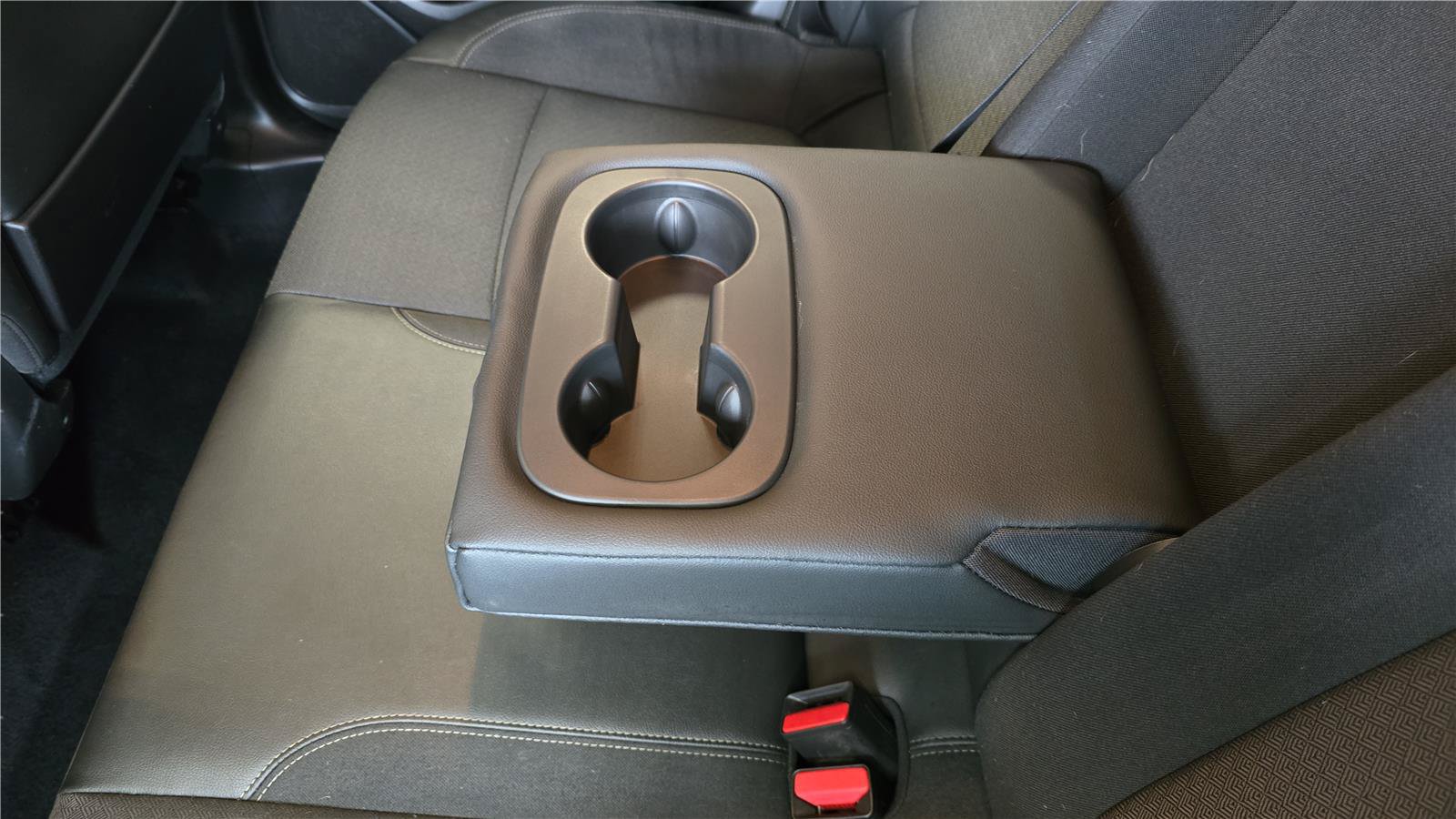Used 2023 Buick Encore GX Select w/ Sport Touring Package FWD image 19