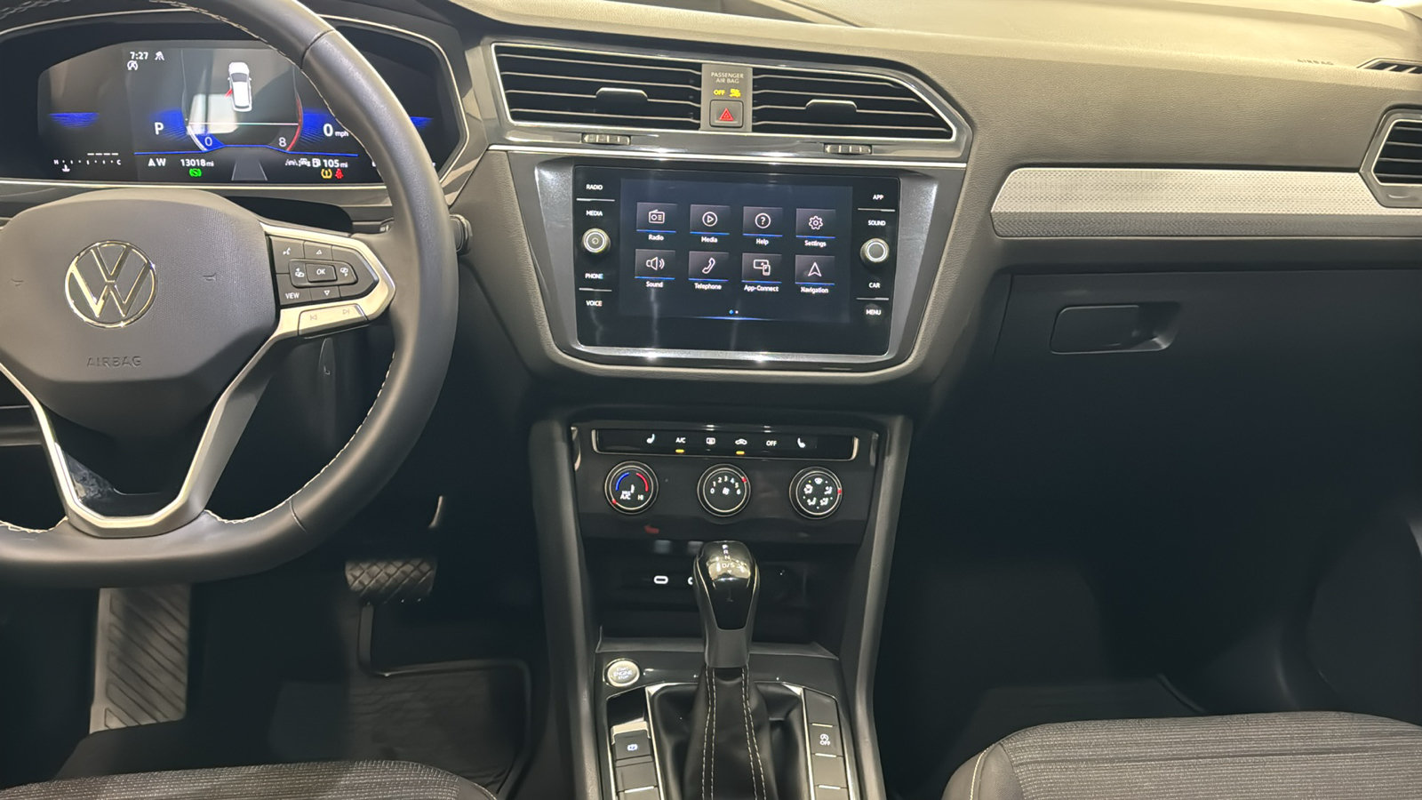 Used 2024 Volkswagen Tiguan S AWD/4WD image 11