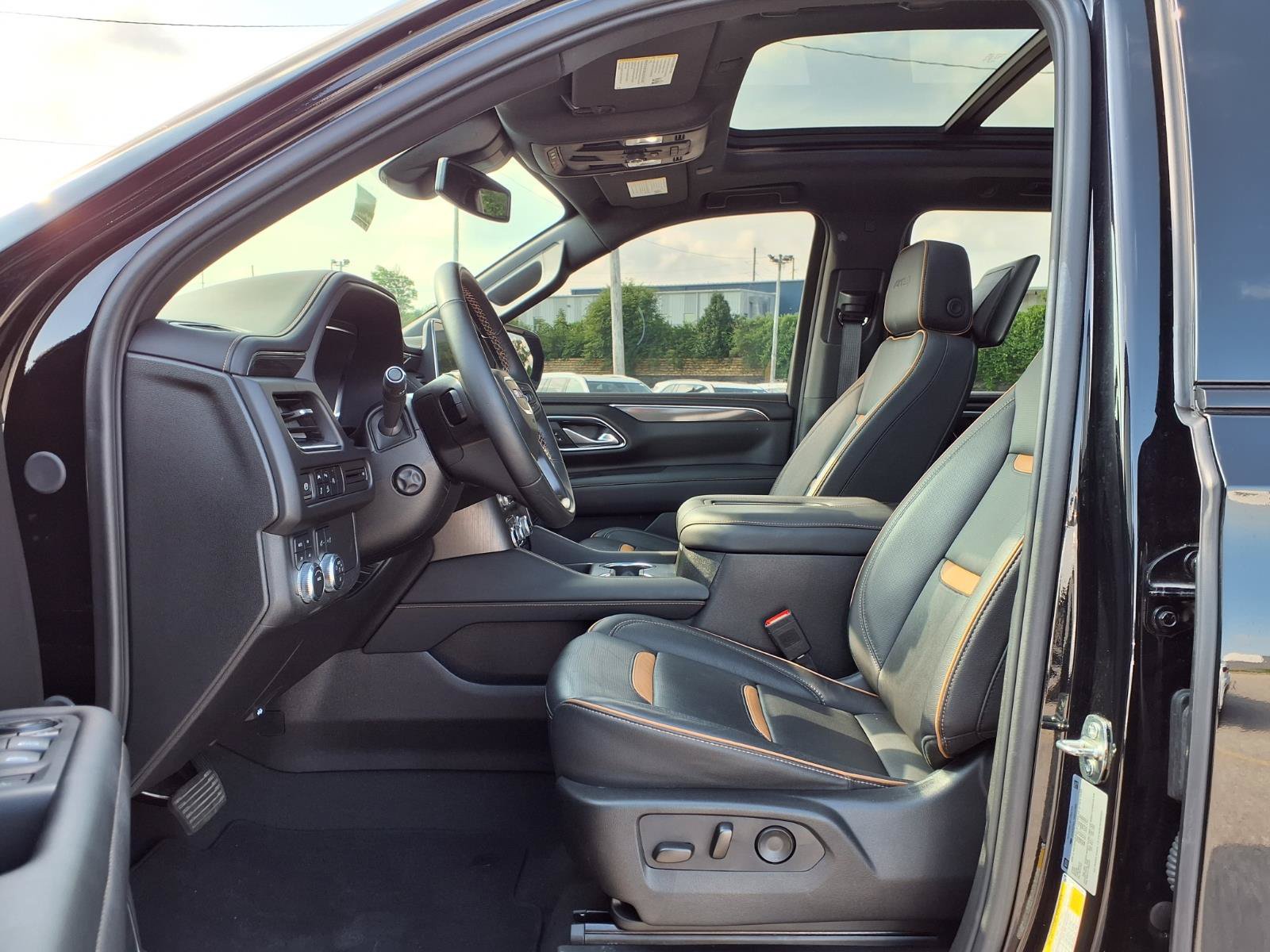 Used 2024 GMC Yukon XL AT4 AWD/4WD image 25