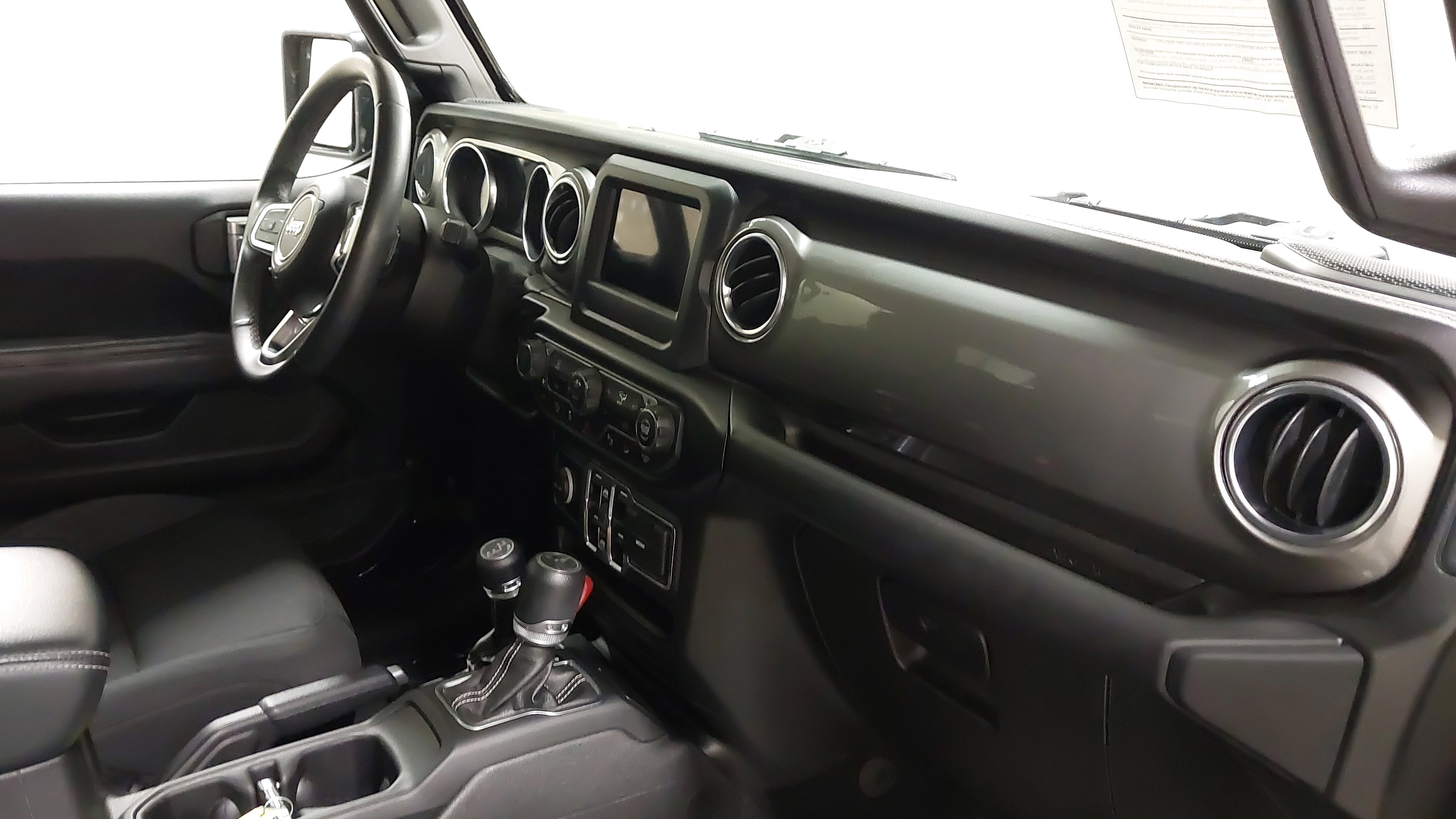 Used 2019 Jeep Wrangler Unlimited Sahara w/ Safety Group image 29