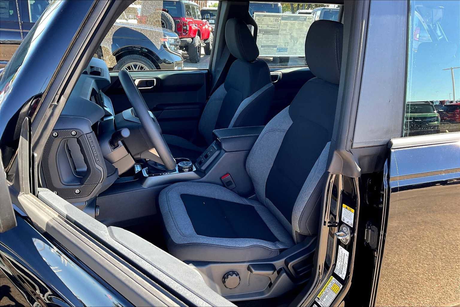 New 2025 Ford Bronco Base image 9