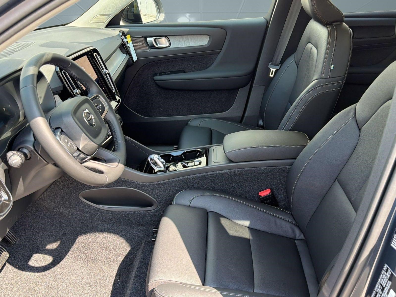 New 2026 Volvo XC40 B5 Ultra w/ Climate Package AWD/4WD image 5