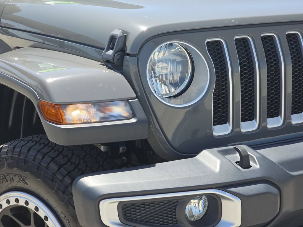 Used 2018 Jeep Wrangler Unlimited Sahara AWD/4WD image 33