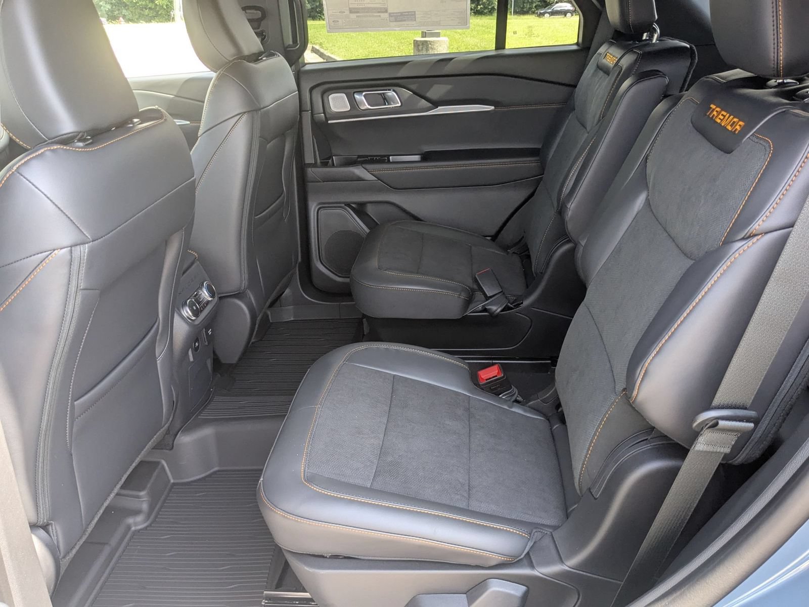 New 2026 Ford Explorer Tremor w/ Tremor Ultimate Package AWD/4WD image 31