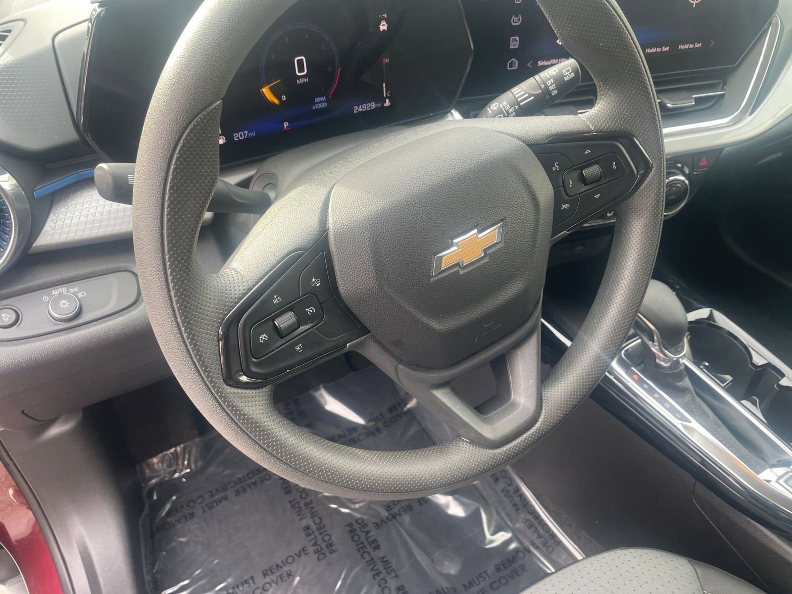 Used 2025 Chevrolet Trax LT image 27