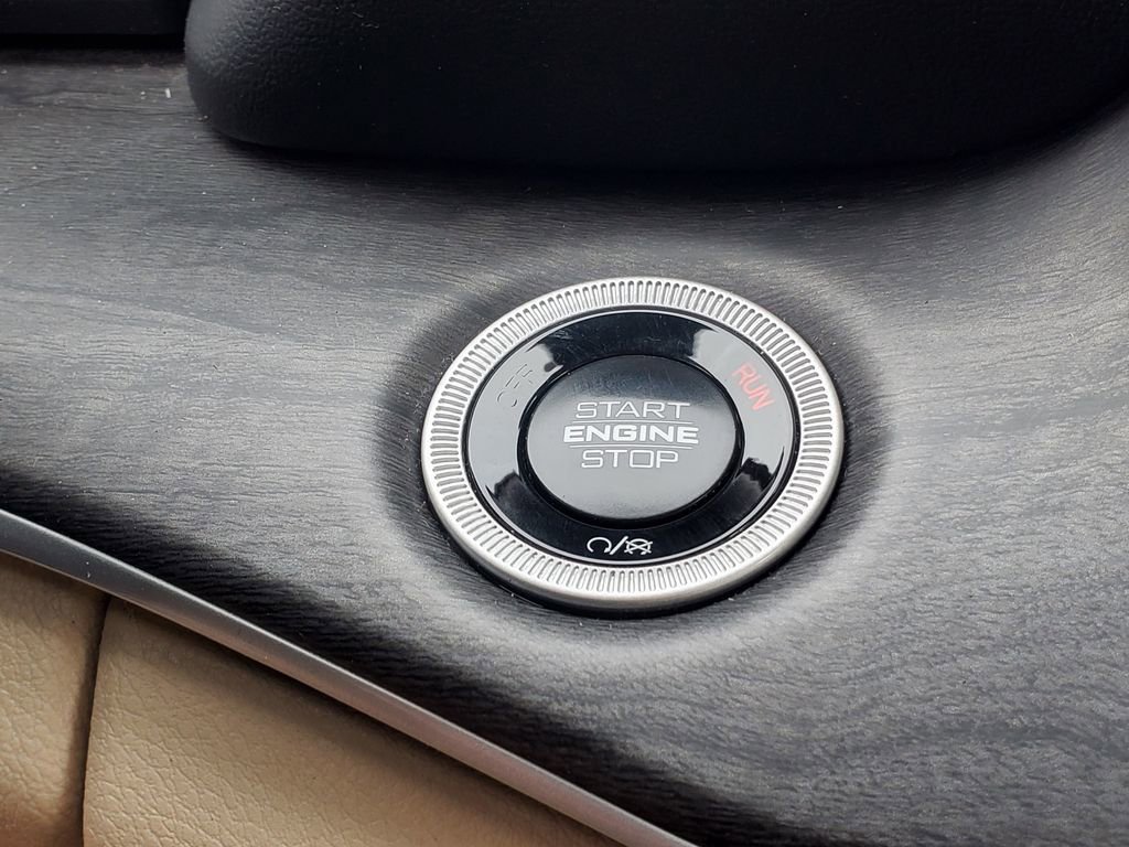 Used 2024 Jeep Grand Cherokee Limited image 20