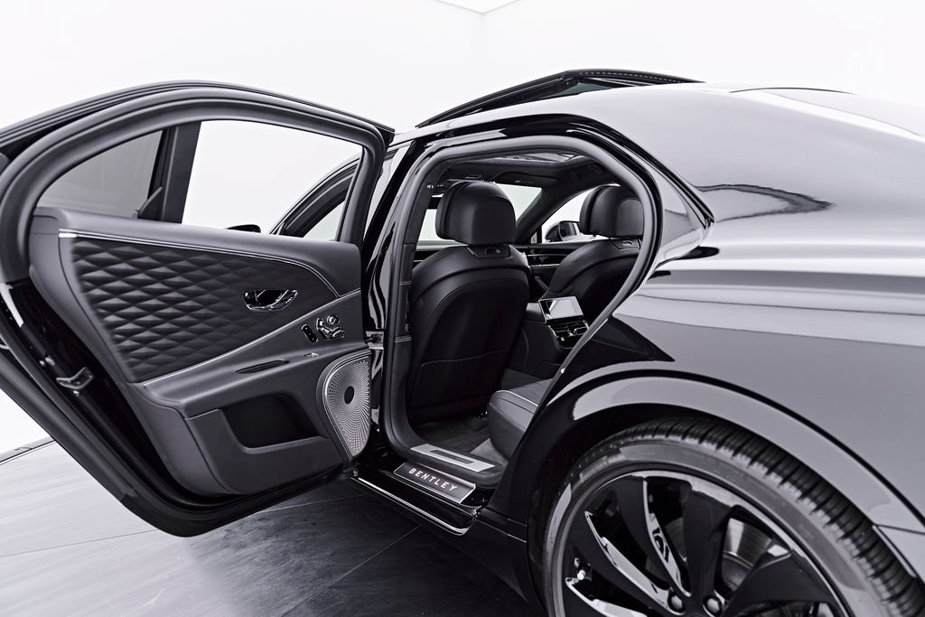 Used 2022 Bentley Flying Spur V8 AWD/4WD image 38